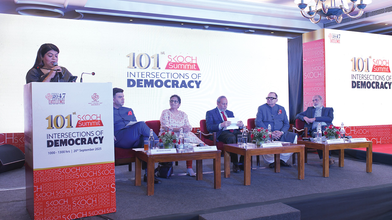 Participants at the Forum Intersection of Democracy: Federalism, Finance & Development